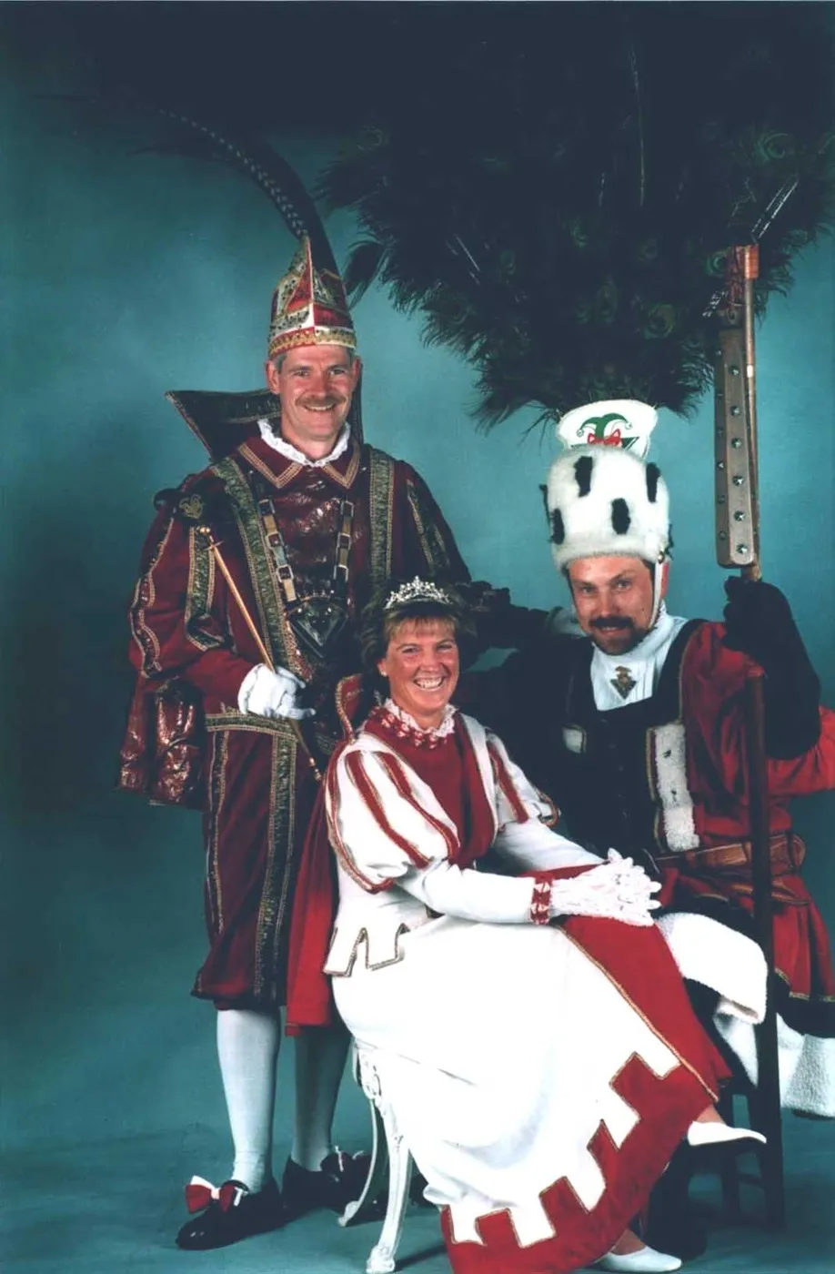 Das Dreigestirn 2002/03: Prinz Achim I., Jungfrau Anita und Bauer Winfried